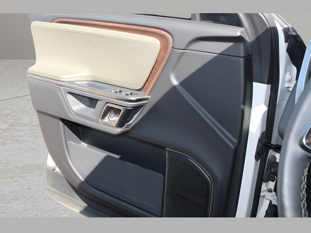 2022 Rivian R1T Adventure photo 11