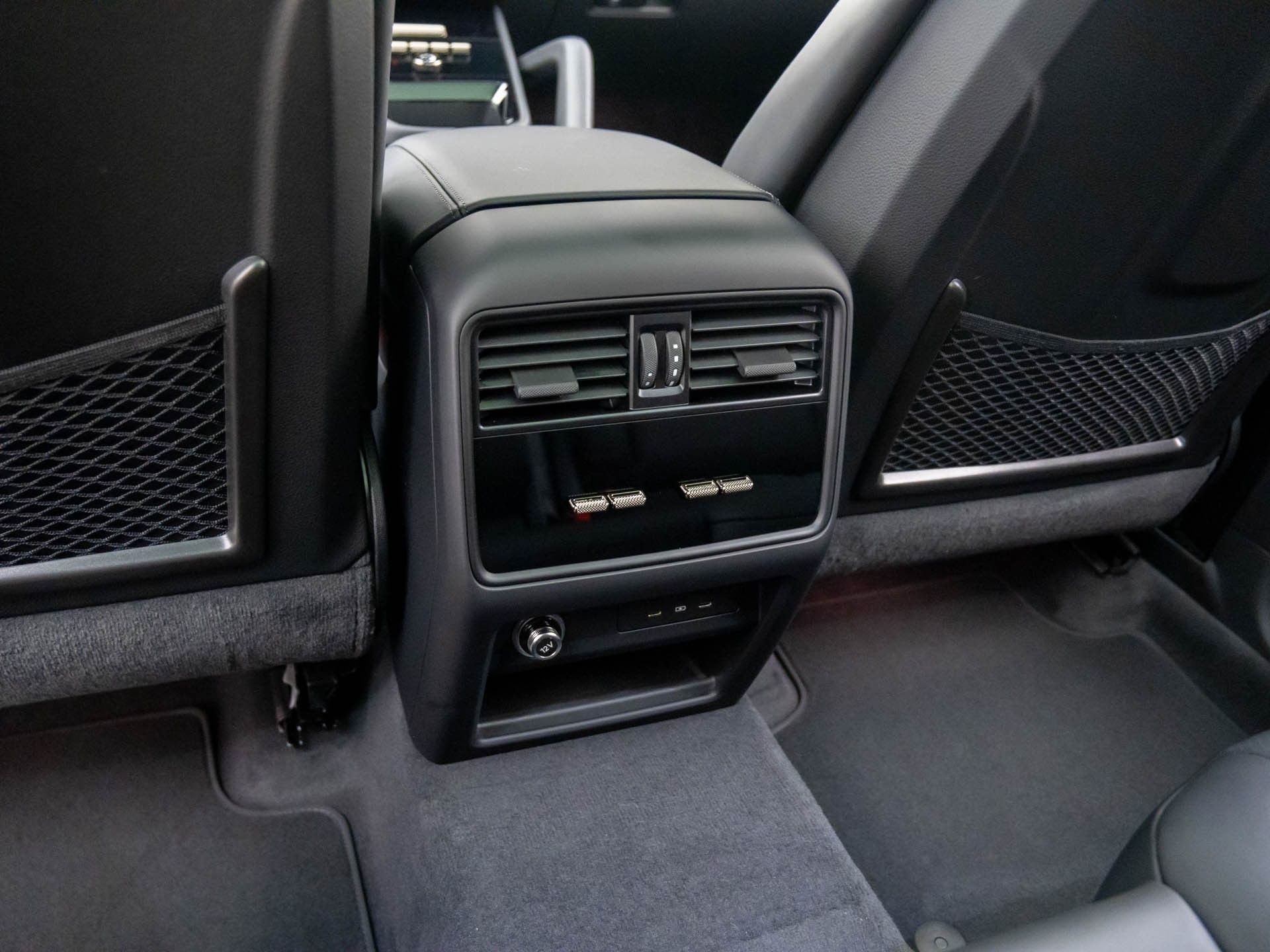 2025 Porsche Cayenne Turbo E-Hybrid Coupe photo 21