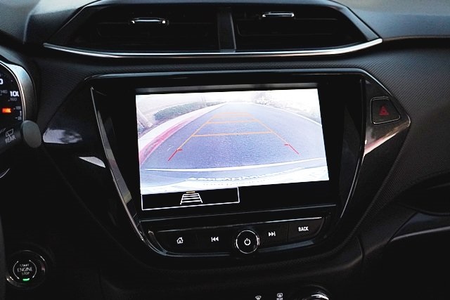 Used 2022 White Chevrolet LT image 26