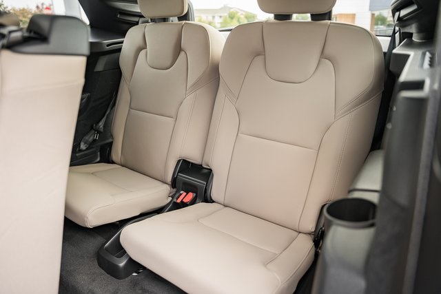 2026 Volvo XC90 T8 Plus photo 25