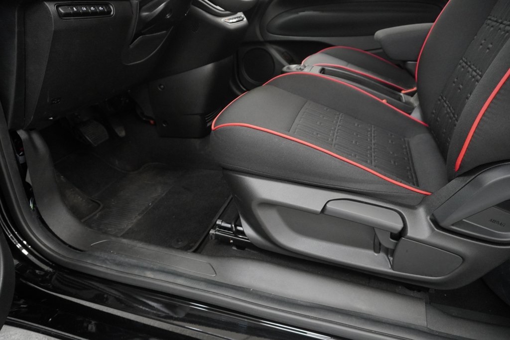 2024 Fiat 500e Red photo 27
