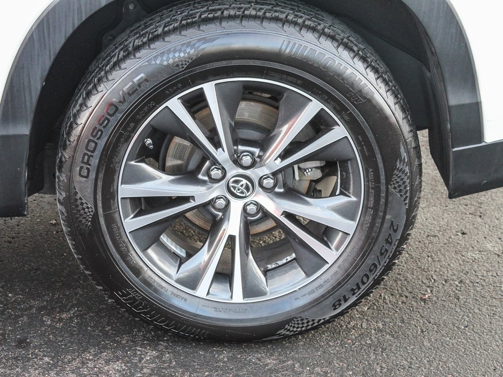 2018 Toyota Highlander LE photo 4