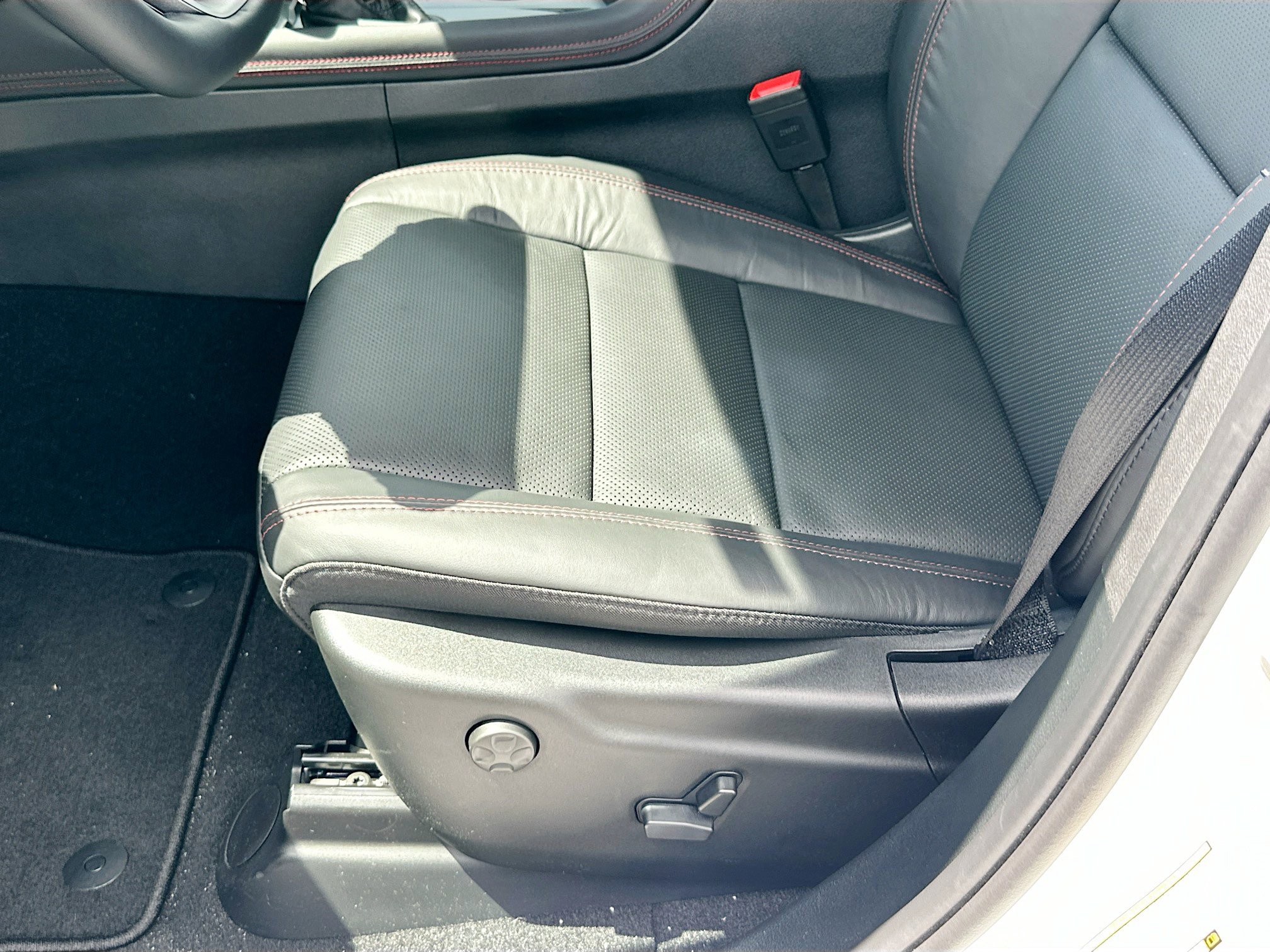 2025 Dodge Durango R/T Plus photo 12