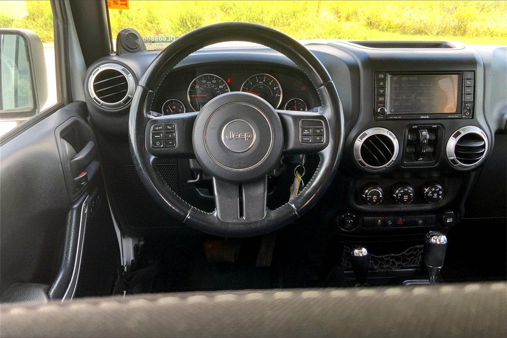 2013 Jeep Wrangler Unlimited Sahara photo 5