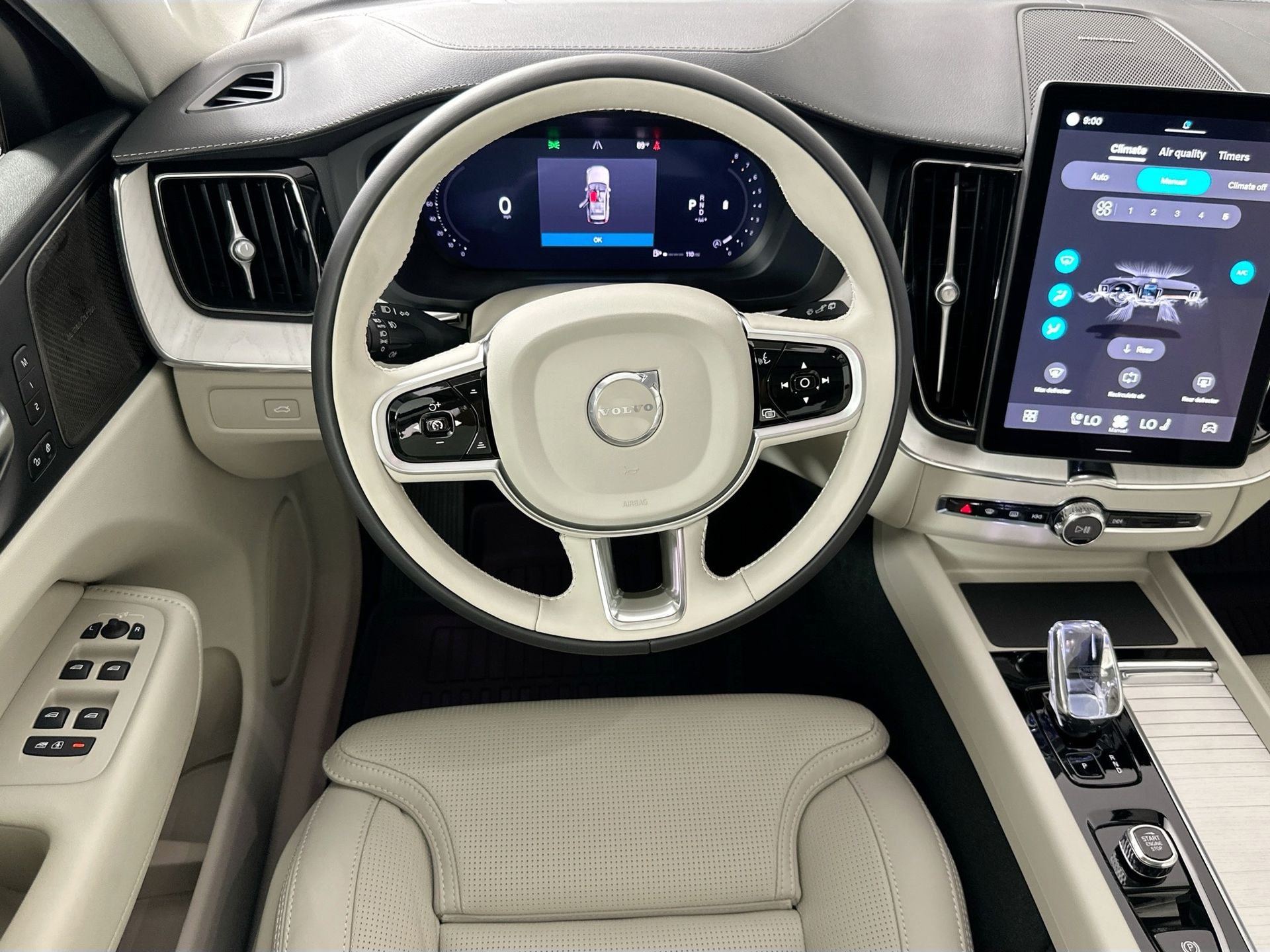 2026 Volvo XC60 B5 photo 20