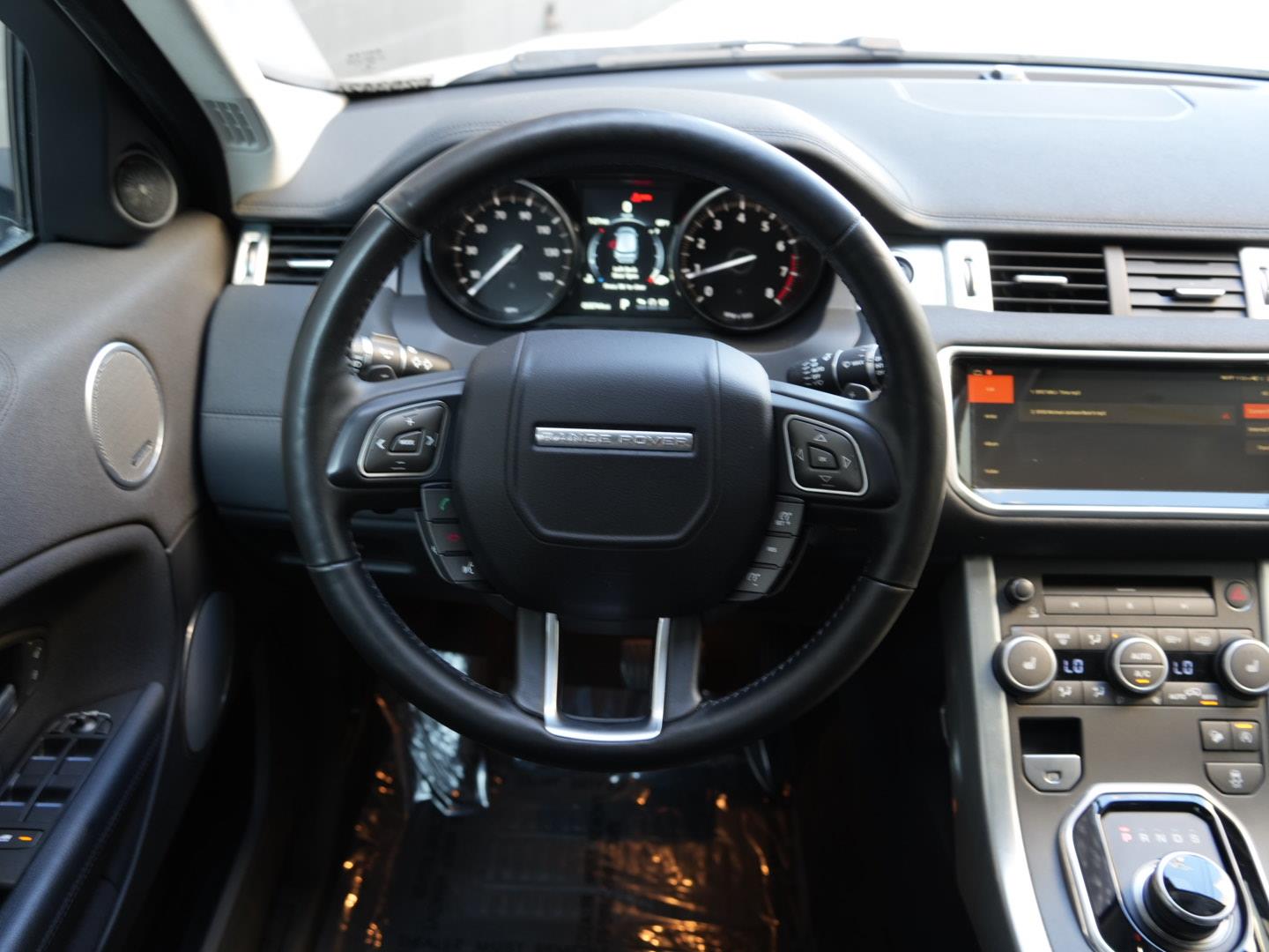 2017 Land Rover Range Rover Evoque SE photo 3