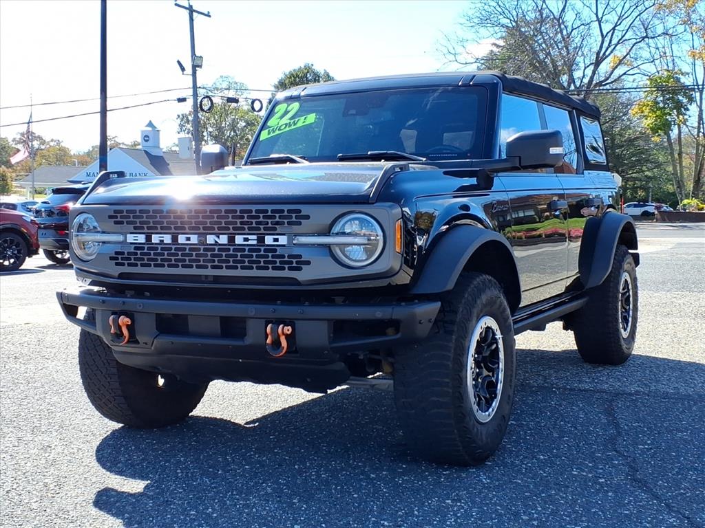 2022 Ford Bronco Base photo 3