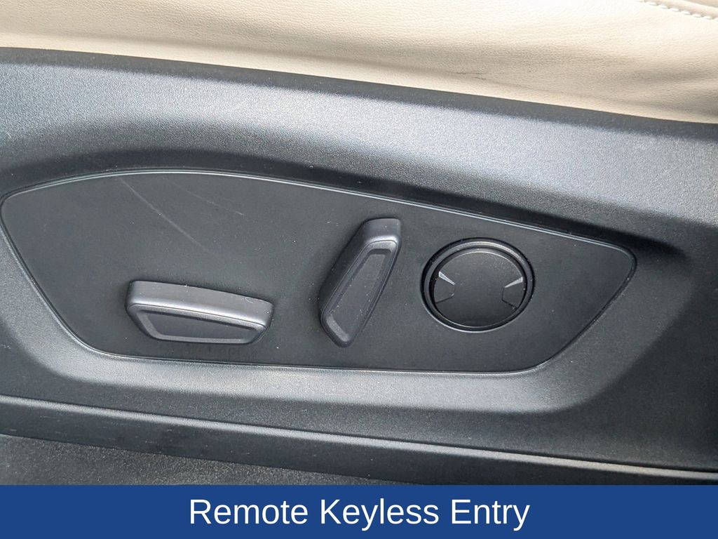 2021 Ford Explorer XLT photo 18
