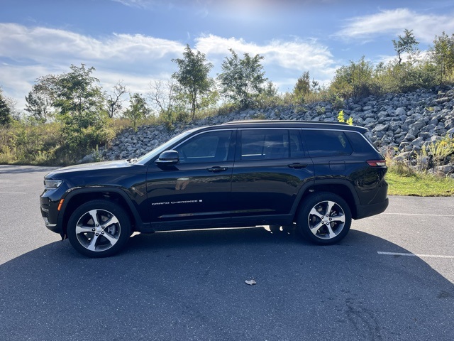 2024 Jeep Grand Cherokee Limited photo 3