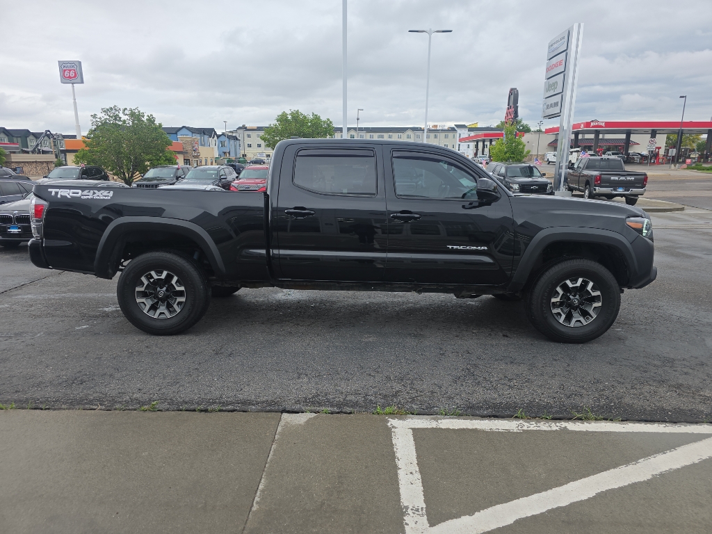 2021 Toyota Tacoma TRD photo 4