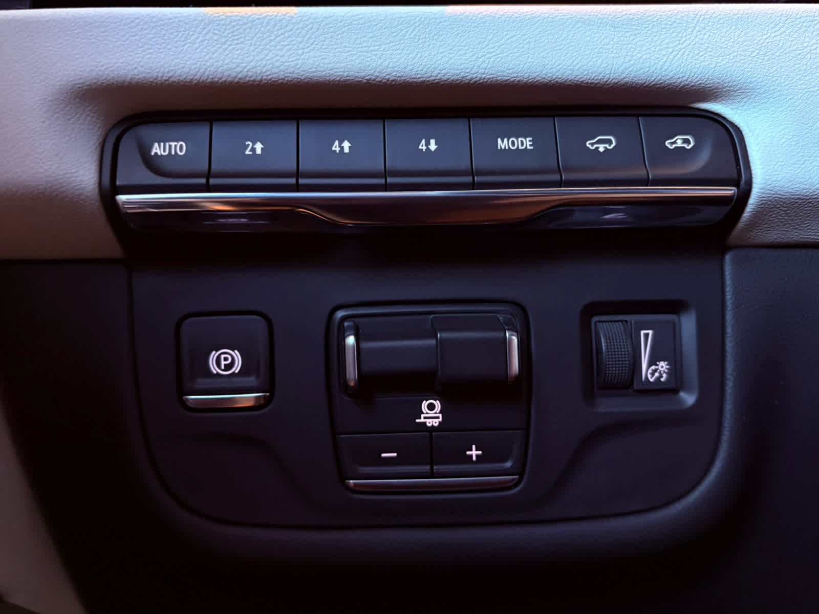2025 Cadillac Escalade ESV Sport photo 14
