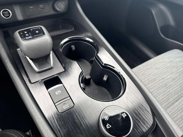 2023 Nissan Rogue SV photo 23