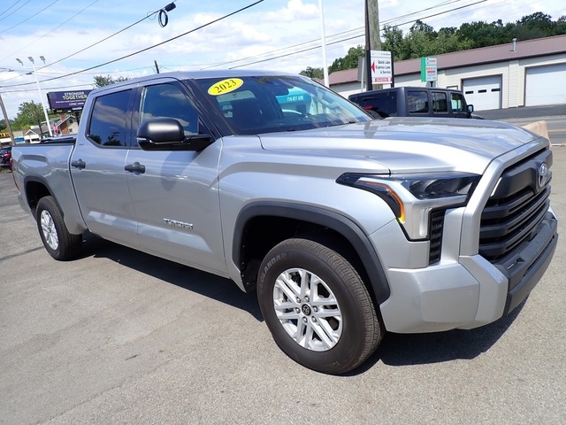 2023 Toyota Tundra SR5 CrewMax photo 8