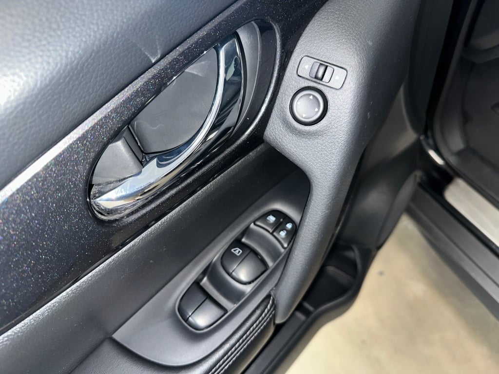 2018 Nissan Rogue SV photo 5