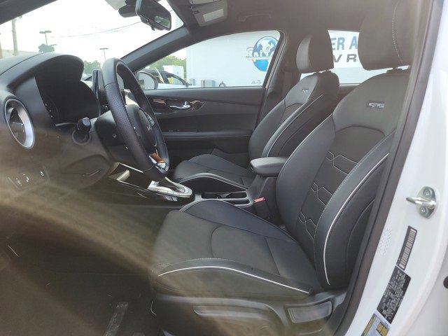 2024 Kia Forte GT-Line photo 12