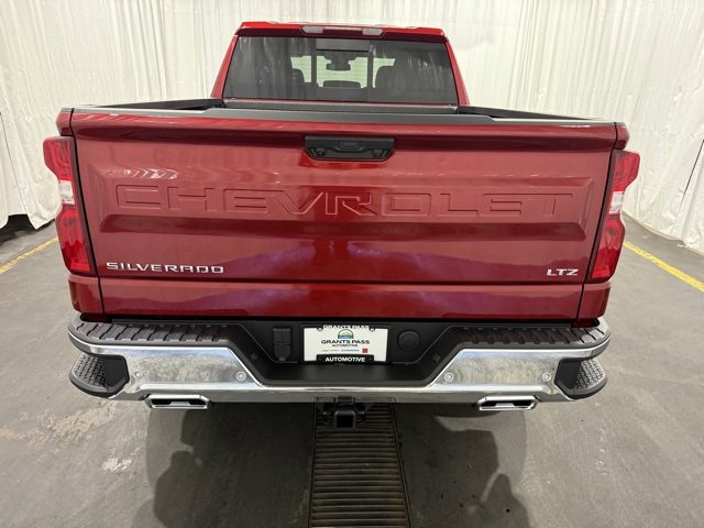 2025 Chevrolet Silverado 1500 LTZ photo 4