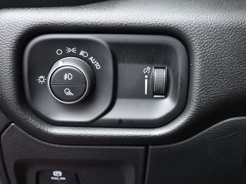2025 Ram 1500 Tradesman photo 18