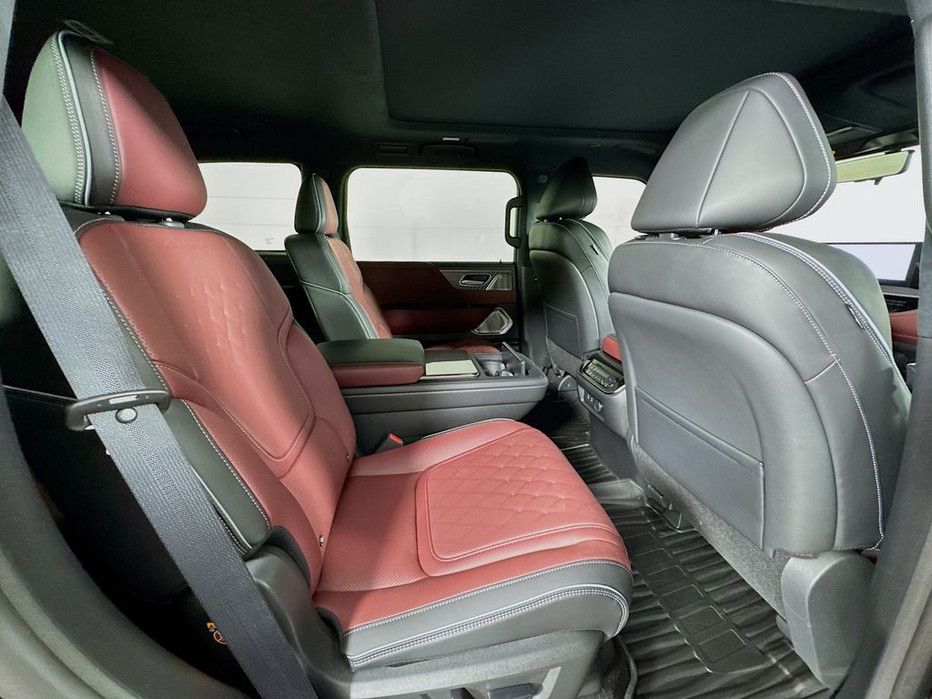 2026 Infiniti QX80 photo 31
