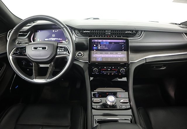 2022 Jeep Grand Cherokee Overland photo 16