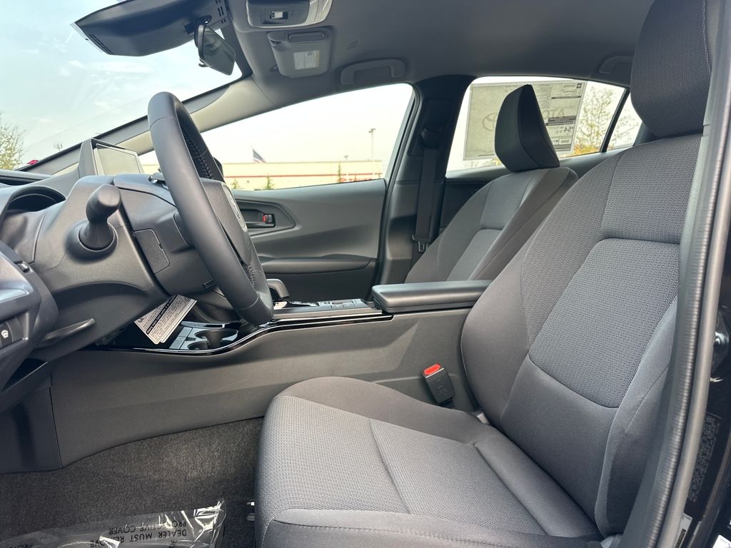 2026 Toyota Prius LE photo 12