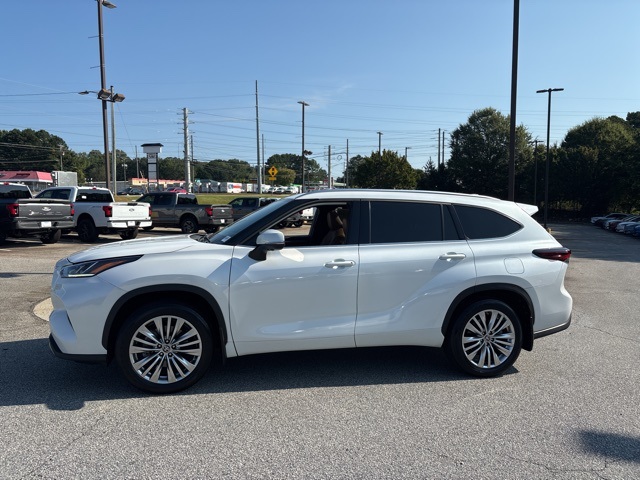 2024 Toyota Highlander Platinum photo 5