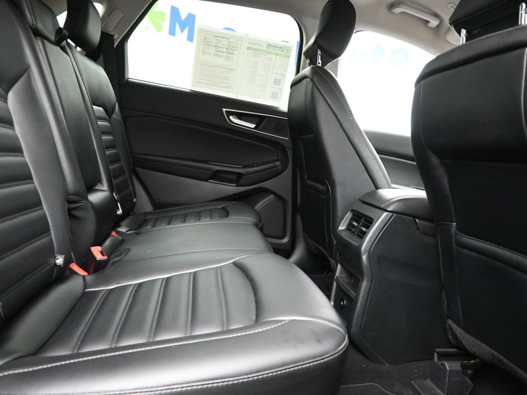 2024 Ford Edge SEL photo 6