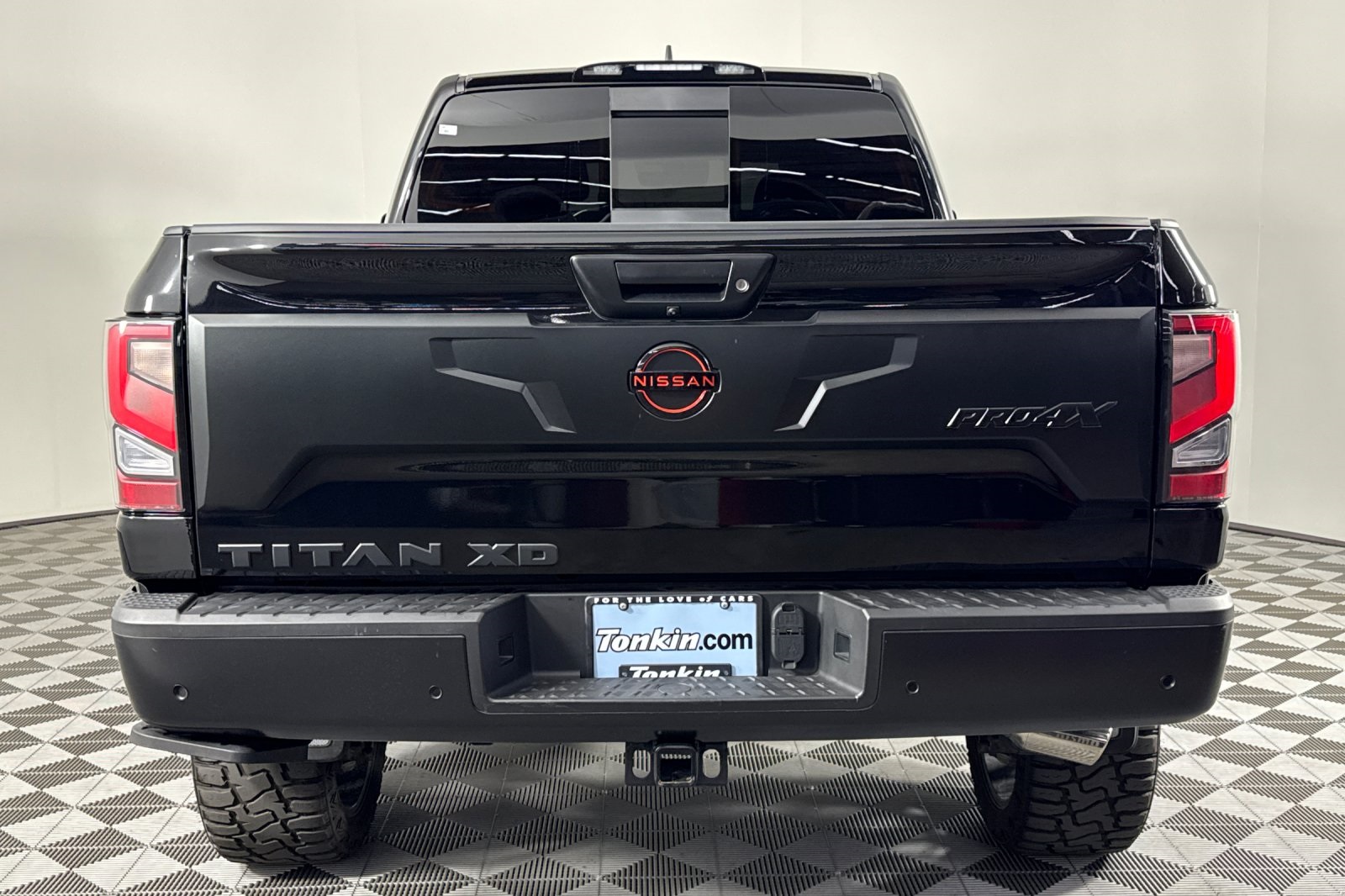 2023 Nissan Titan PRO-4X photo 5