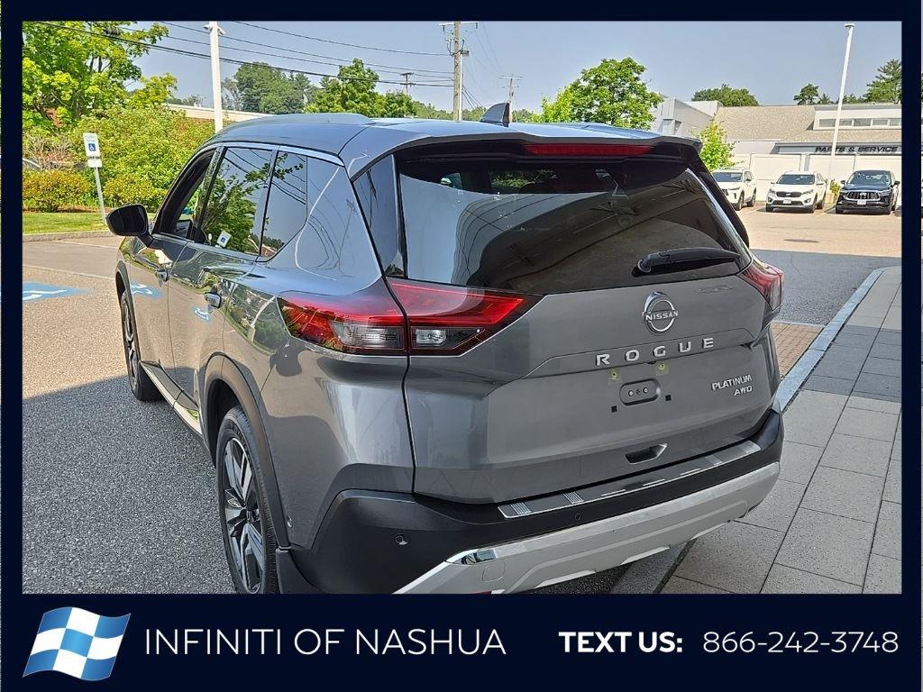 2023 Nissan Rogue Platinum photo 10
