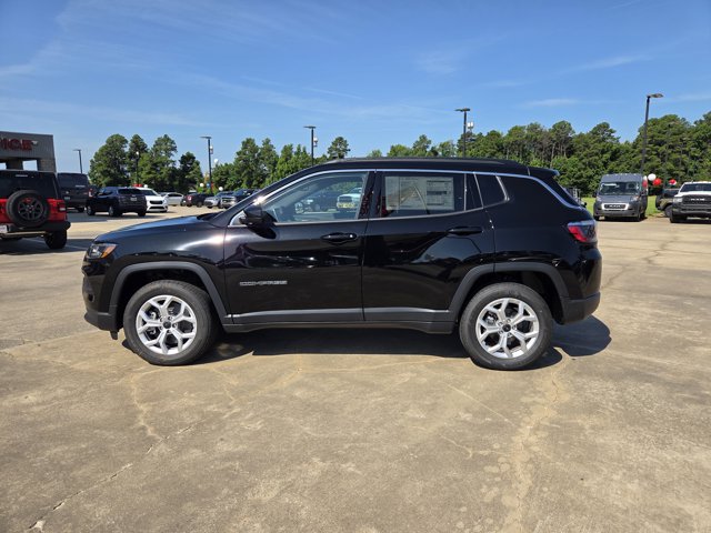 2025 Jeep Compass Latitude photo 2