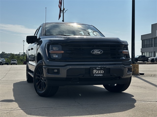 2025 Ford F-150 XLT photo 2