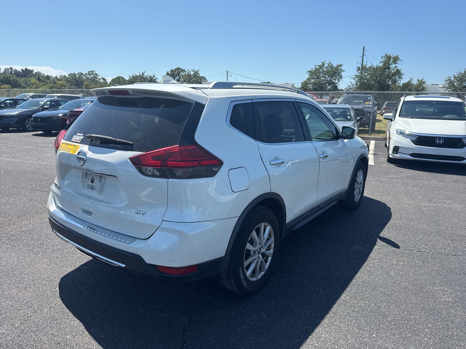 2017 Nissan Rogue SV photo 6