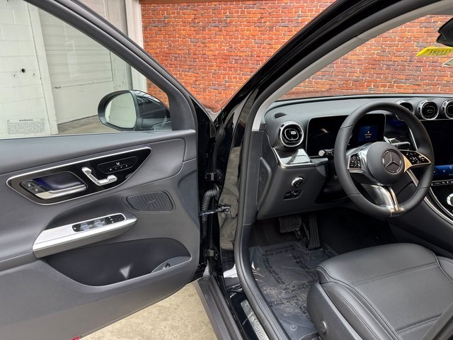2025 Mercedes Benz GLC 350e 4MATIC photo 9