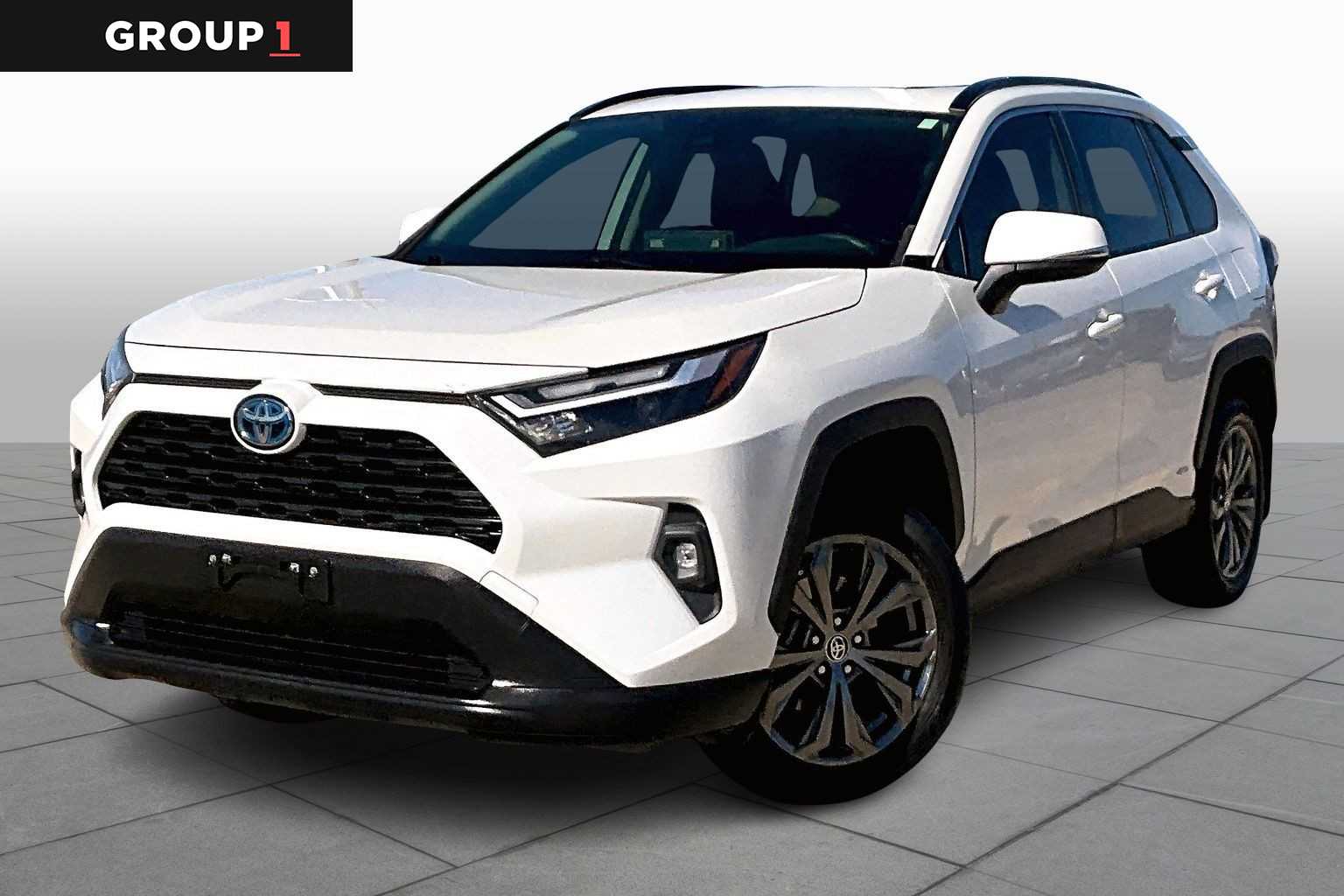 2022 Toyota RAV4 XLE Premium's photo