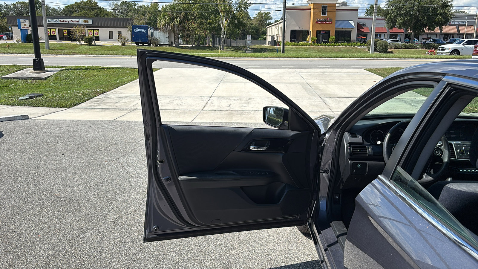 2016 Honda Accord LX photo 9