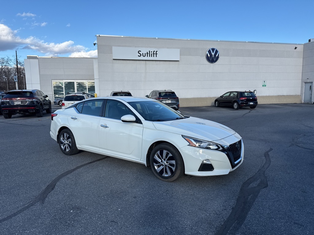 2020 Nissan Altima S's photo