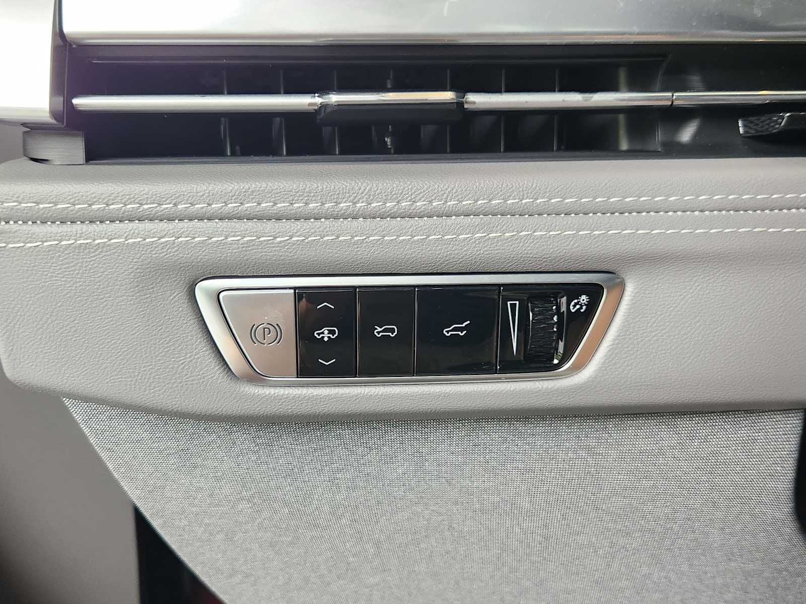 2026 Cadillac Escalade IQ Sport photo 15