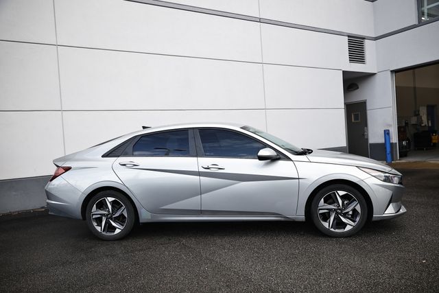 2023 Hyundai Elantra SEL Convenience photo 4