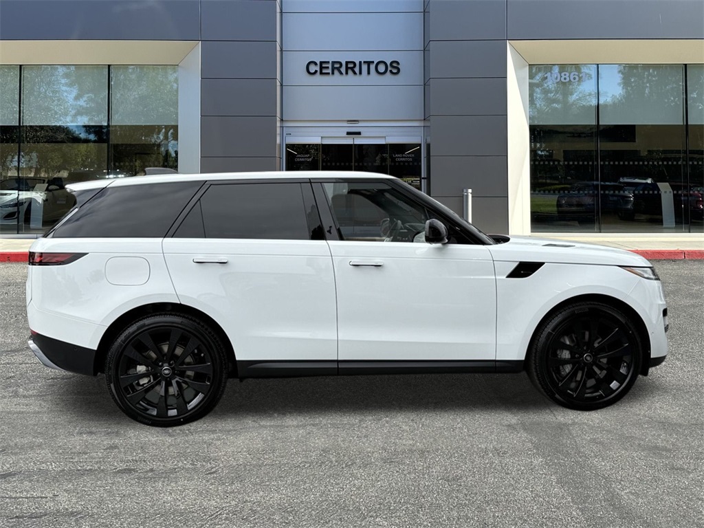 2025 Land Rover Range Rover Sport SE photo 4