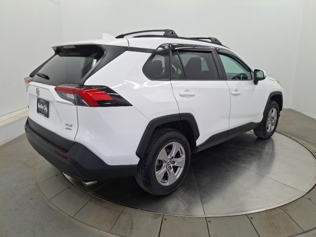 2023 Toyota RAV4 XLE photo 7