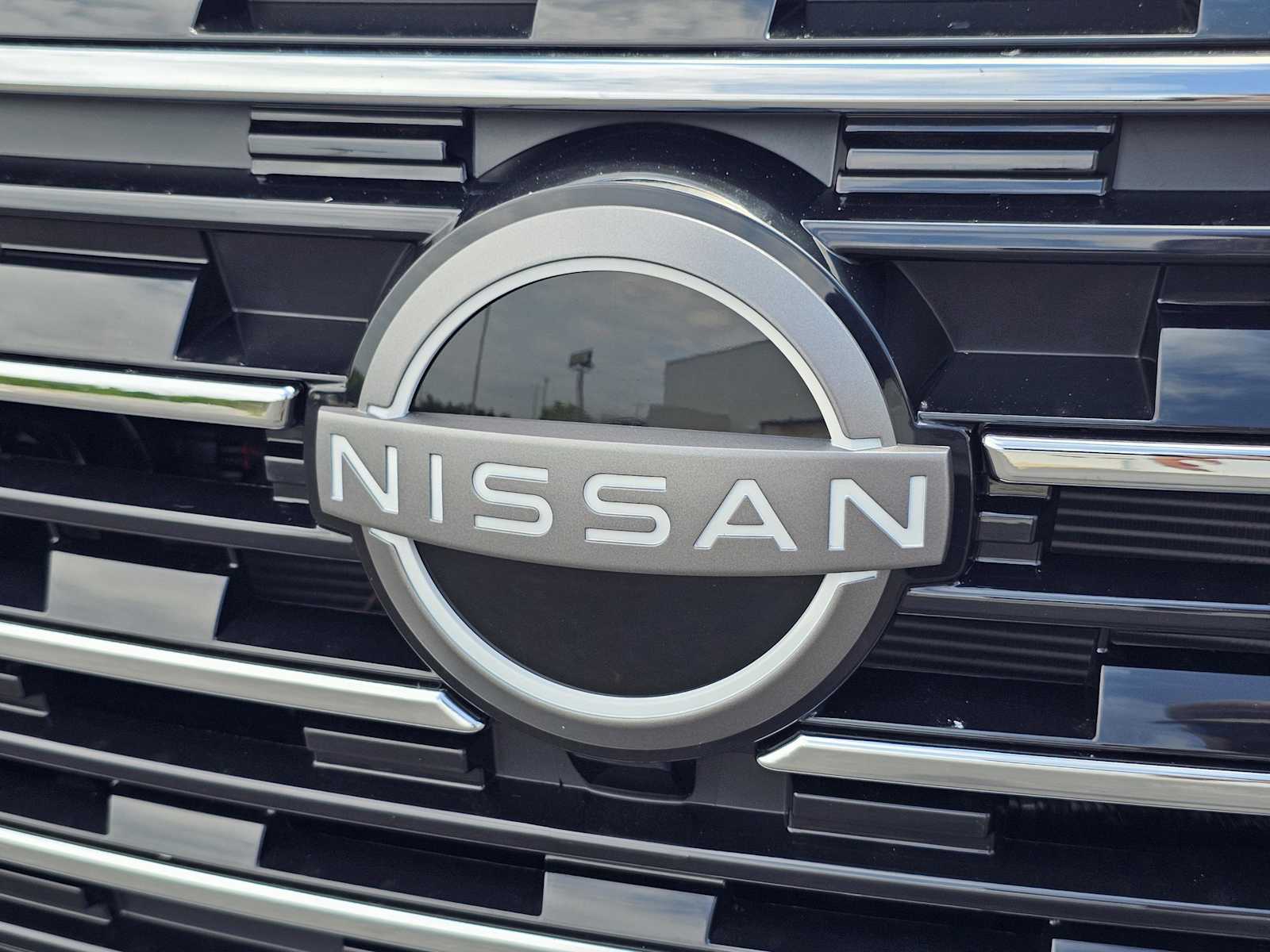 2026 Nissan Rogue SV photo 2