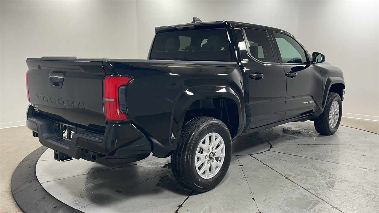 2025 Toyota Tacoma SR5 photo 4