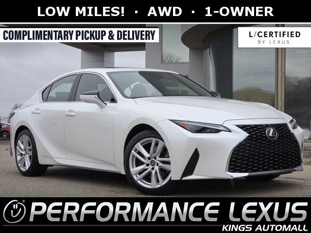 2021 Lexus IS 300's photo