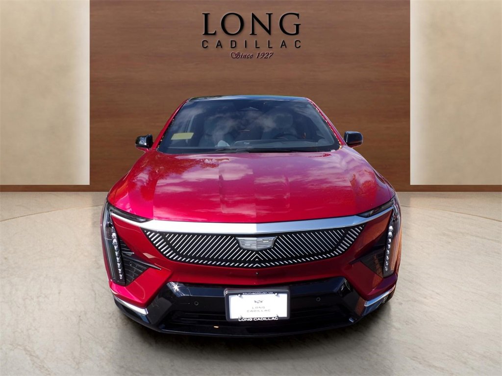 2025 Cadillac Optiq Luxury photo 2