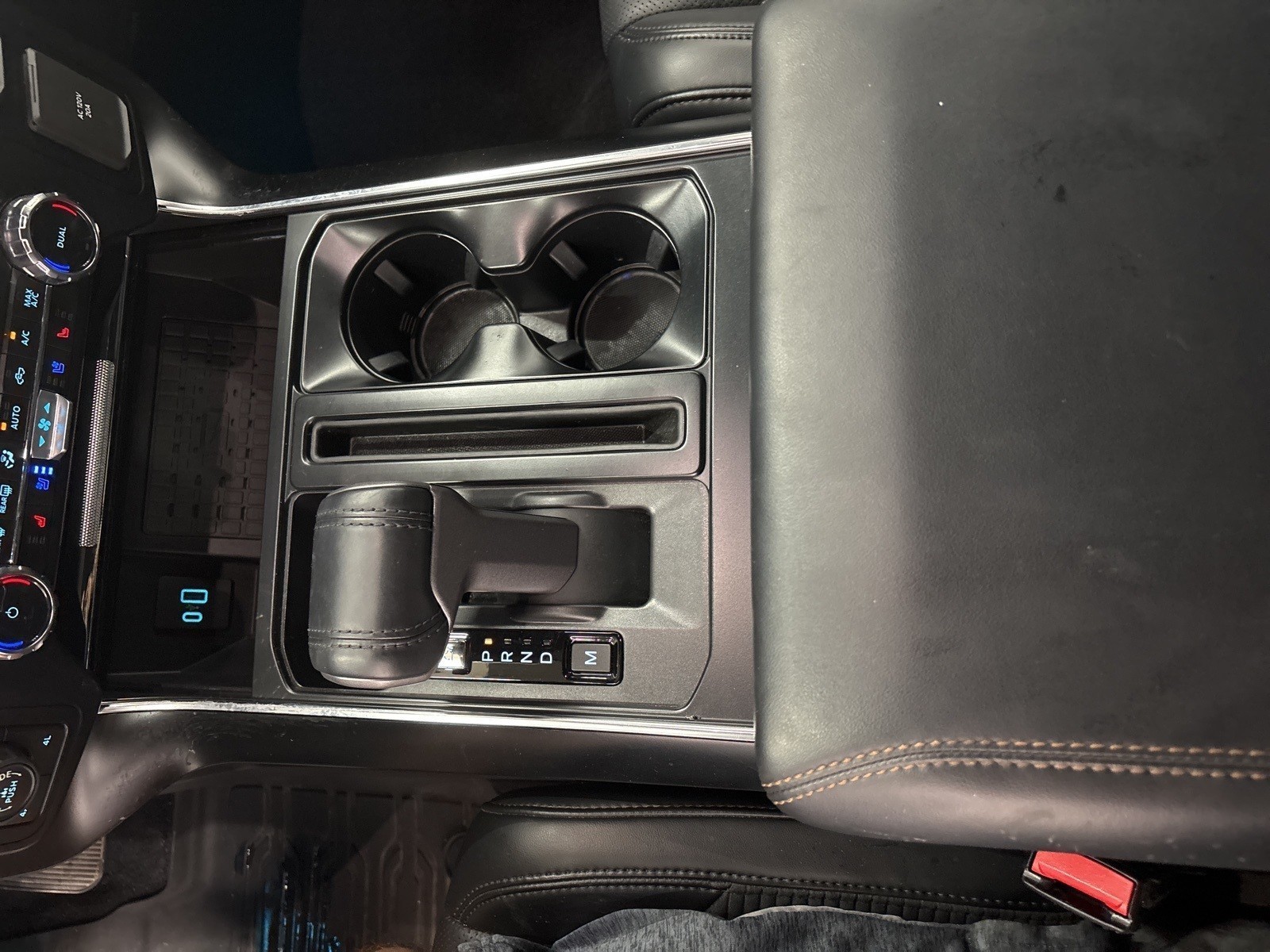 2023 Ford F-150 Raptor photo 16