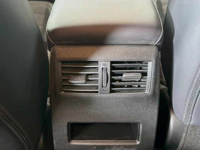 2023 Mitsubishi Outlander Black Edition photo 22