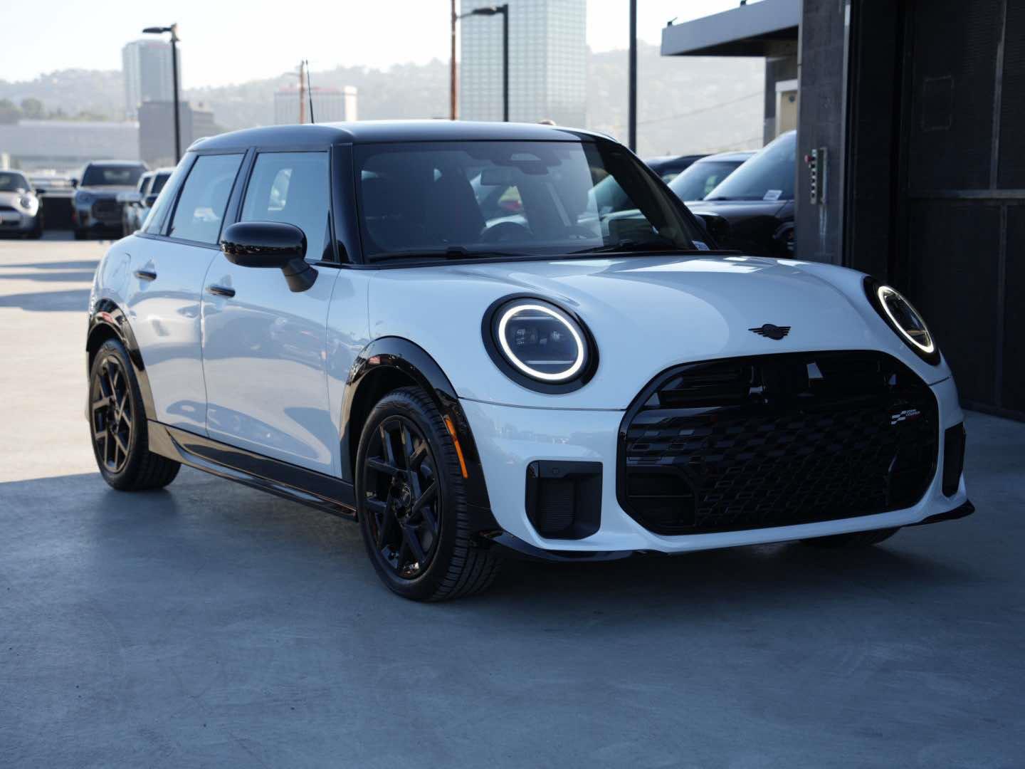 2026 MINI Hardtop 4 Door S's photo