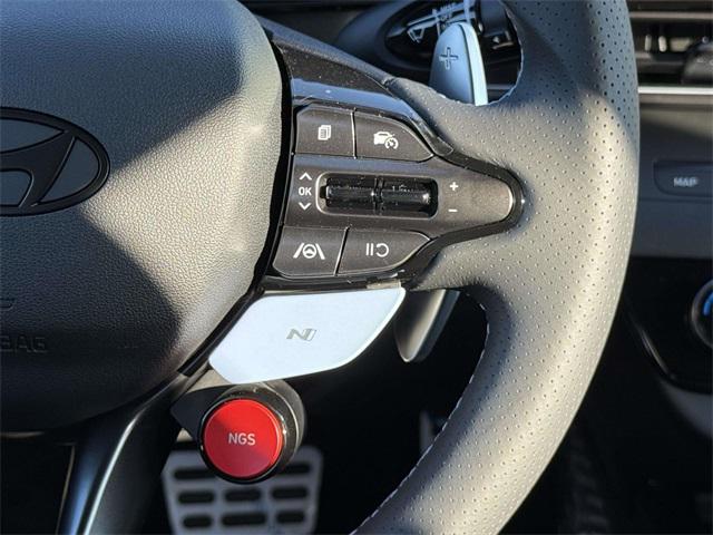 2025 Hyundai Elantra Base photo 22