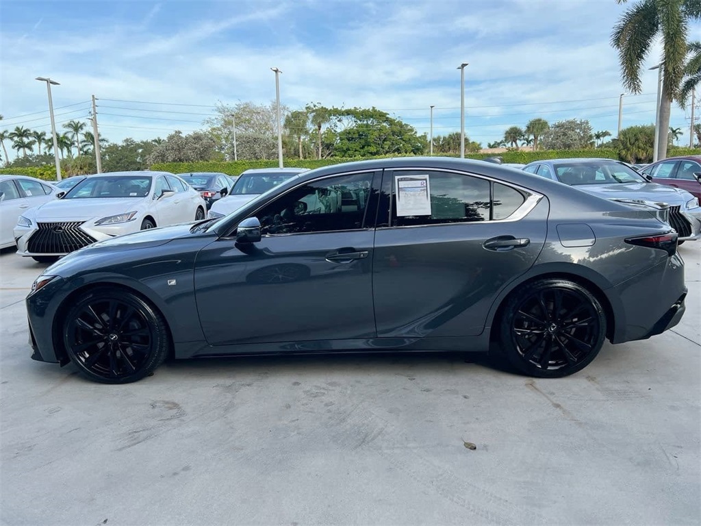 2023 Lexus IS 350 F SPORT photo 4