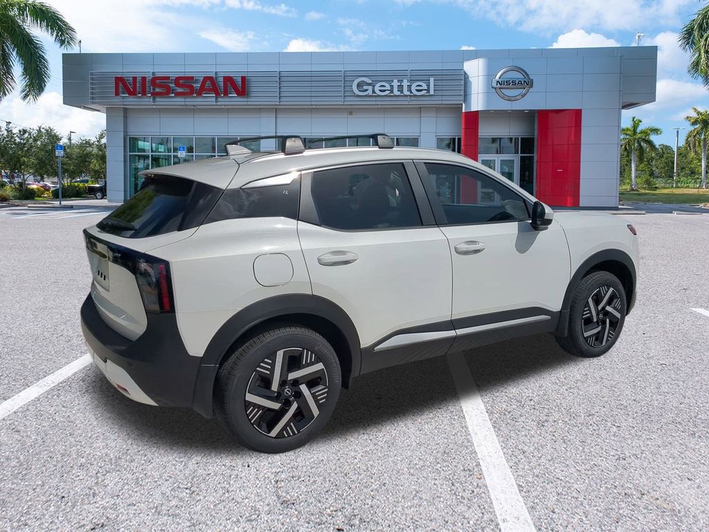2025 Nissan Kicks SV photo 4
