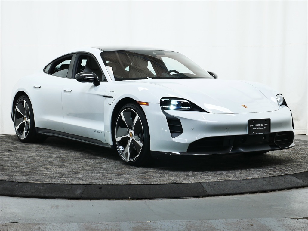 2023 Porsche Taycan photo 9